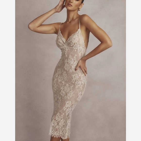 Trade for xs Serelle sand lace midi dress - Picture 3 of 10